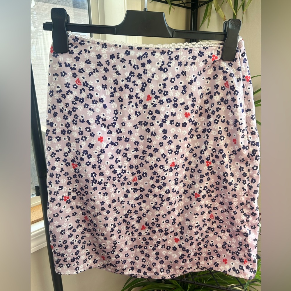Floral Lace-Trim Mini Skirt — Light Pink